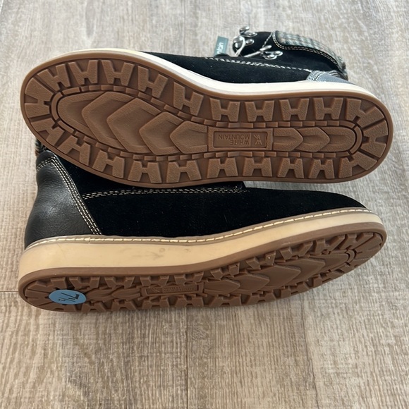 White mountain boots NWT black with plaid detailing - Picture 4 of 6